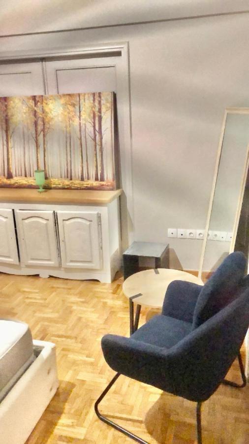 Economy Shared Apartment E In Central Atenas Exterior foto