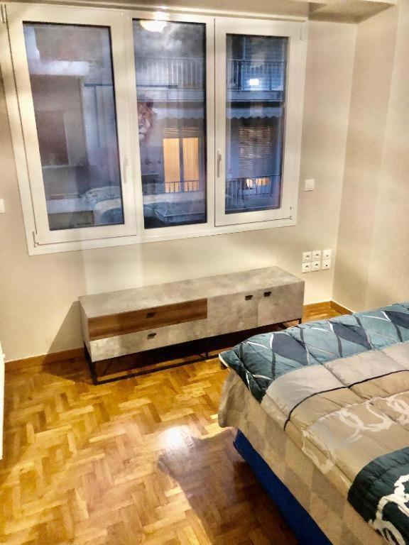 Economy Shared Apartment E In Central Atenas Exterior foto